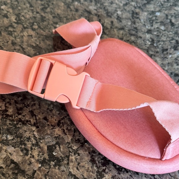 Reebok pink Belt Bag EUC - Picture 7 of 13